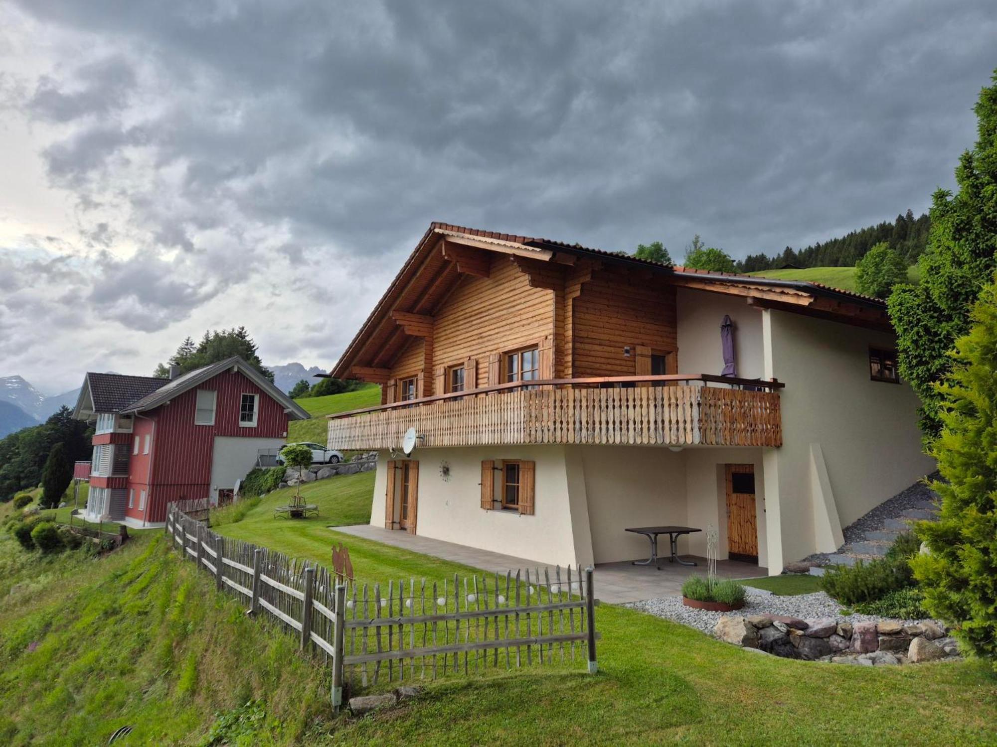 Panorama Chalet Montafon บาร์โธโลเมแบร์ก ภายนอก รูปภาพ